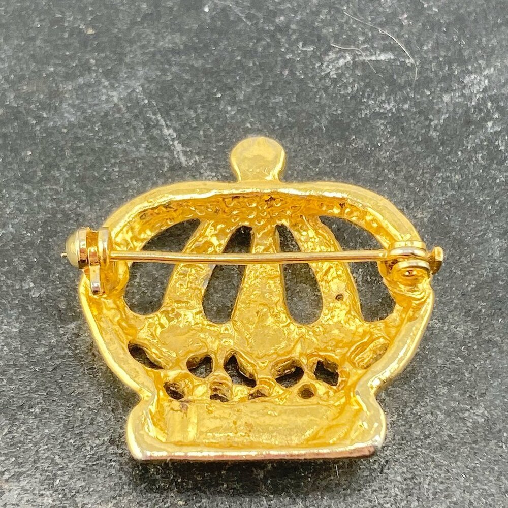 VINTAGE Gold tone metal and multi-colour rhinestone crown brooch jewelry pin - Picture 9 of 9